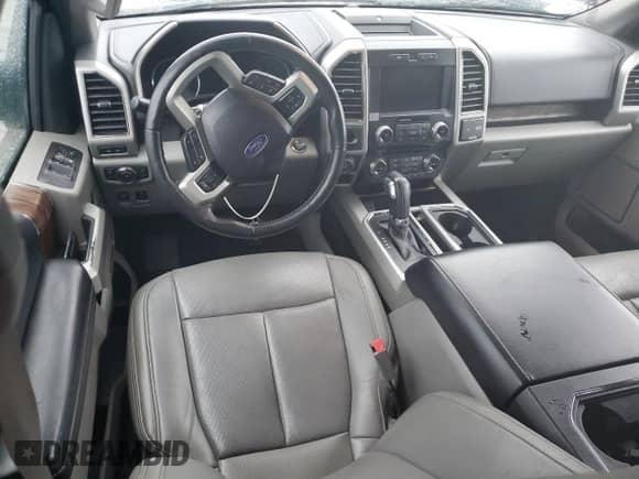 2018 Ford F-150 XL z VIN 1FTFW1C16JFE78201, wystawiony jako Copart lot #45150575 z przebiegiem Nie podano mil oraz Szkoda całkowita • Salvage title. Historia ofert i sprzedaży dostępna na DreamBid. Obrazek 8.