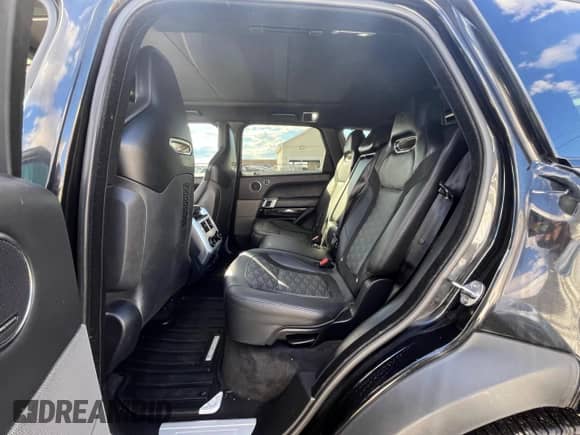 2020 Land Rover Range Rover Sport SVR z VIN SALWZ2RE2LA726329, wystawiony jako Copart lot #90080485 z przebiegiem 97 480 mil mil oraz Czysty tytuł • Clean title. Historia ofert i sprzedaży dostępna na DreamBid. Obrazek 5.