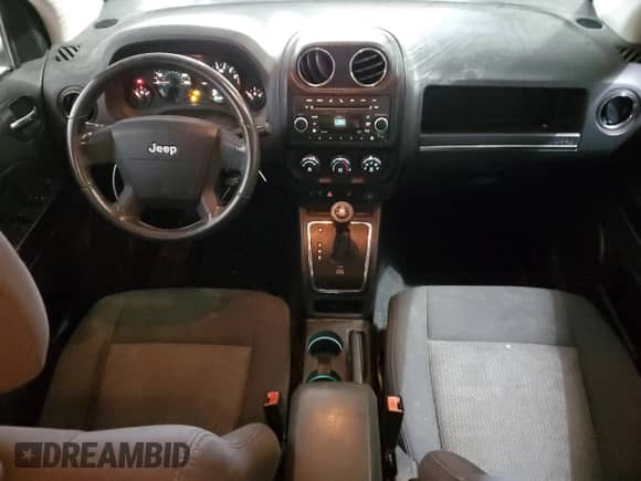 2010 Jeep Compass Latitude с VIN 1J4NF1FB8AD620344, выставлен на аукционе Copart как лот 88244265 с пробегом 169 861 миль миль и Чистый • Clean title. История ставок и продаж доступна на DreamBid. Изображение 8.