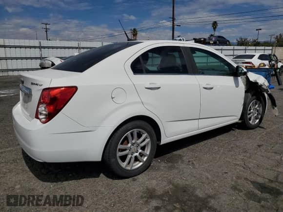 2012 Chevrolet Sonic LT z VIN 1G1JC5SHXC4133141, wystawiony jako Copart lot #81626425 z przebiegiem 82 138 mil mil oraz Szkoda całkowita • Salvage title. Historia ofert i sprzedaży dostępna na DreamBid. Obrazek 3.