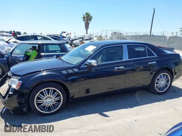 2011 Chrysler 300 C с VIN 2C3CA6CTXBH558038, выставлен на аукционе IAAI как лот 42709604 с пробегом 93 123 миль миль и . История ставок и продаж доступна на DreamBid. Изображение 14.