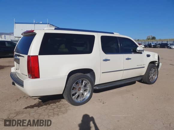 2007 Cadillac Escalade ESV с VIN 1GYFK66867R356828, выставлен на аукционе Copart как лот 85889315 с пробегом 170 498 миль миль и На запчасти • Non repairable. История ставок и продаж доступна на DreamBid. Изображение 3.
