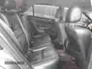 2006 Honda Accord EX-L z VIN 1HGCM65556A019575, wystawiony jako Copart lot #51156385 z przebiegiem 297 736 mil mil oraz Nie do naprawy • Non repairable. Historia ofert i sprzedaży dostępna na DreamBid. Obrazek 11.