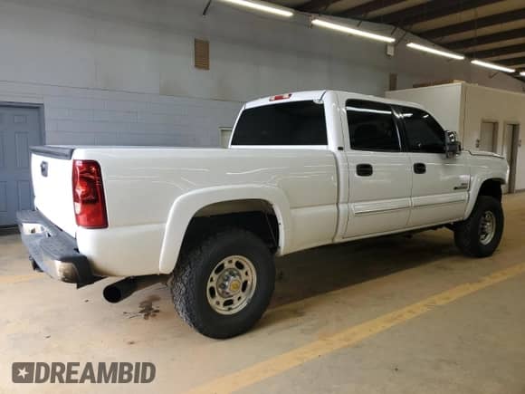 2003 Chevrolet Silverado 2500HD LT z VIN 1GCHK23173F221965, wystawiony jako Copart lot #66506715 z przebiegiem 291 086 mil mil oraz Szkoda całkowita • Salvage title. Historia ofert i sprzedaży dostępna na DreamBid. Obrazek 3.