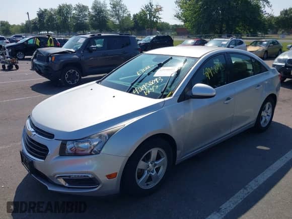 2015 Chevrolet Cruze LT с VIN 1G1PC5SB6F7113526, выставлен на аукционе IAAI как лот 42958093 с пробегом 111 159 миль миль и . История ставок и продаж доступна на DreamBid. Изображение 2.