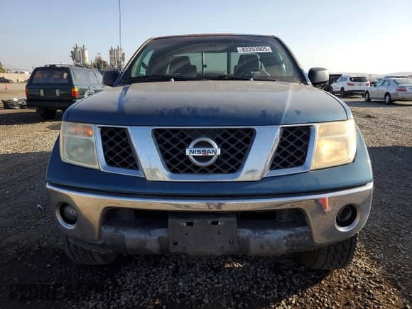 2005 Nissan Frontier SE with VIN 1N6AD06U35C433222, listed as a Copart auction lot 82253905 with 210,882 mi miles and Salvage title. Bid and sale history available at DreamBid. Image 5.