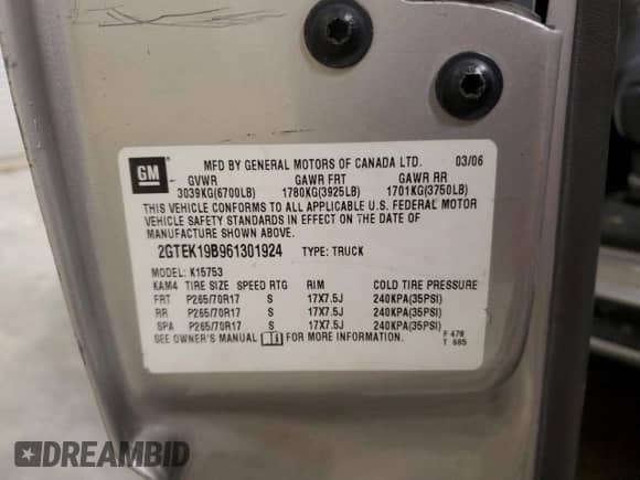 2006 GMC Sierra 1500 SLE1 z VIN 2GTEK19B961301924, wystawiony jako Copart lot #68441915 z przebiegiem 212 314 mil mil oraz Czysty tytuł • Clean title. Historia ofert i sprzedaży dostępna na DreamBid. Obrazek 13.