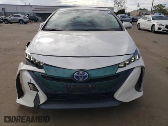 2018 Toyota Prius Plus with VIN JTDKARFP4J3091434, listed as a Copart auction lot 80555275 with 196,307 mi miles and Salvage title. Bid and sale history available at DreamBid. Image 5.