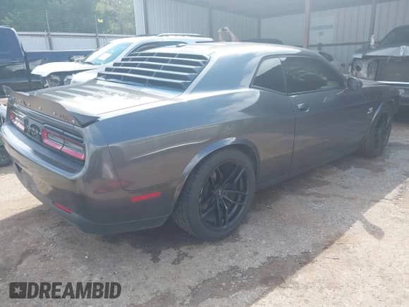 2019 Dodge Challenger R/T z VIN 2C3CDZBT4KH573676, wystawiony jako IAAI lot #43104016 z przebiegiem 93 234 mil mil oraz . Historia ofert i sprzedaży dostępna na DreamBid. Obrazek 4.