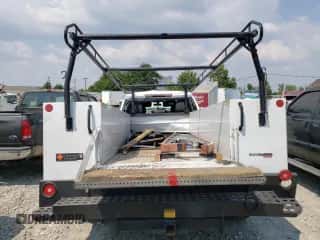 2022 Chevrolet Silverado 3500 z VIN 1GB4WREY8NF311364, wystawiony jako Copart lot #59685564 z przebiegiem Nie podano mil oraz Nie do naprawy • Non repairable. Historia ofert i sprzedaży dostępna na DreamBid. Obrazek 6.