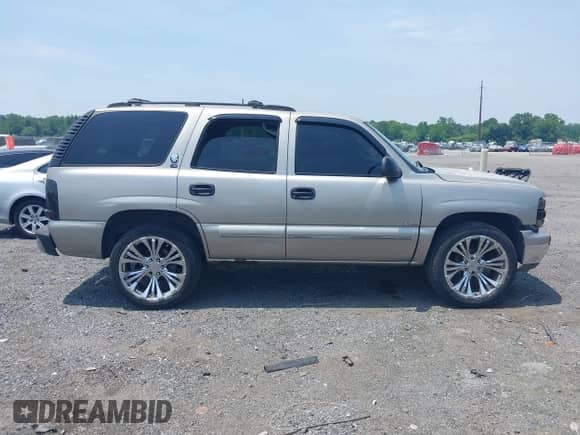 2000 Chevrolet Tahoe LS z VIN 1GNEK13T3YJ133246, wystawiony jako IAAI lot #42484297 z przebiegiem 314 628 mil mil oraz . Historia ofert i sprzedaży dostępna na DreamBid. Obrazek 13.