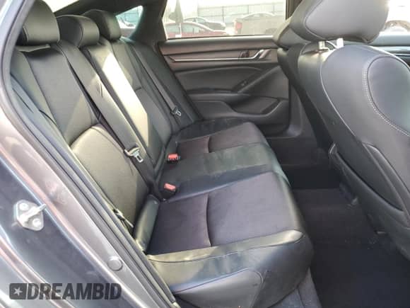 2018 Honda Accord Sport z VIN 1HGCV1F33JA210725, wystawiony jako Copart lot #81811955 z przebiegiem 100 159 mil mil oraz Szkoda całkowita • Salvage title. Historia ofert i sprzedaży dostępna na DreamBid. Obrazek 10.