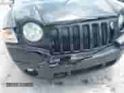 2010 Jeep Compass Sport z VIN 1J4NT1FBXAD621214, wystawiony jako IAAI lot #42227325 z przebiegiem 68 910 mil mil oraz . Historia ofert i sprzedaży dostępna na DreamBid. Obrazek 6.