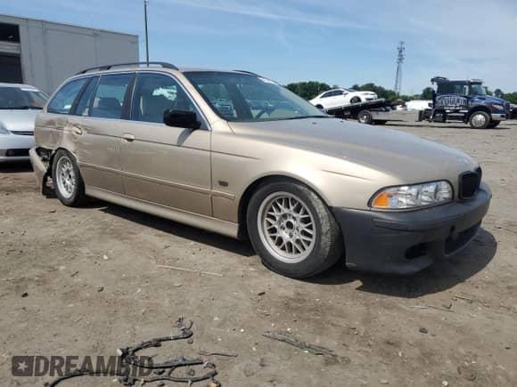 2001 BMW 5 Series 525i с VIN WBADS43471GD84742, выставлен на аукционе Copart как лот 57748105 с пробегом 141 774 миль миль и Списание • Salvage title. История ставок и продаж доступна на DreamBid. Изображение 4.