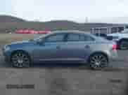 2017 Volvo S60 Inscription с VIN LYV402HKXHB137304, выставлен на аукционе IAAI как лот 41415830 с пробегом 140 598 миль миль и . История ставок и продаж доступна на DreamBid. Изображение 14.