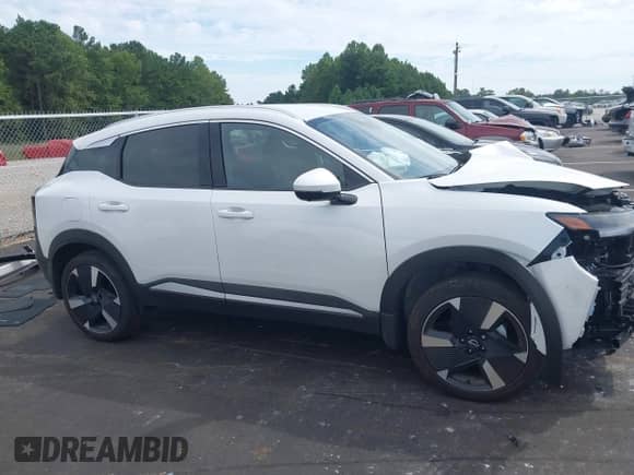 2025 Nissan Kicks SR with VIN 3N8AP6DA0SL394356, listed as a IAAI auction lot 43078640 with 4,172 mi miles and . Bid and sale history available at DreamBid. Image 14.