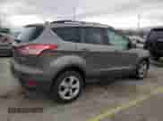 2014 Ford Escape SE z VIN 1FMCU0G91EUC37646, wystawiony jako Copart lot #48770315 z przebiegiem 104 137 mil mil oraz Szkoda całkowita • Salvage title. Historia ofert i sprzedaży dostępna na DreamBid. Obrazek 3.