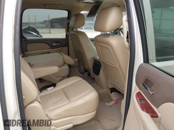 2011 Chevrolet Suburban LTZ с VIN 1GNSCKE04BR391423, выставлен на аукционе IAAI как лот 41930604 с пробегом 170 170 миль миль и . История ставок и продаж доступна на DreamBid. Изображение 8.