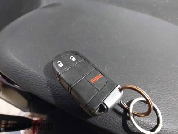 2017 Jeep Grand Cherokee 75th Anniversary z VIN 1C4RJFAGXHC749157, wystawiony jako IAAI lot #42017204 z przebiegiem 119 523 mil mil oraz . Historia ofert i sprzedaży dostępna na DreamBid. Obrazek 11.