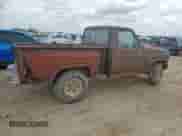 1983 Ford F-150 z VIN 1FTEF14Y1DLA86384, wystawiony jako Copart lot #61199765 z przebiegiem 382 346 mil mil oraz Czysty tytuł • Clean title. Historia ofert i sprzedaży dostępna na DreamBid. Obrazek 3.