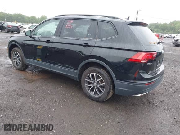 2021 Volkswagen Tiguan S z VIN 3VV0B7AX3MM031908, wystawiony jako IAAI lot #42504384 z przebiegiem 42 510 mil mil oraz . Historia ofert i sprzedaży dostępna na DreamBid. Obrazek 3.