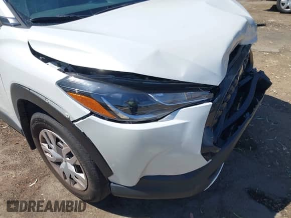 2022 Toyota Corolla Cross L with VIN 7MUAAABG8NV029483, listed as a IAAI auction lot 42687179 with 49,403 mi miles and . Bid and sale history available at DreamBid. Image 18.