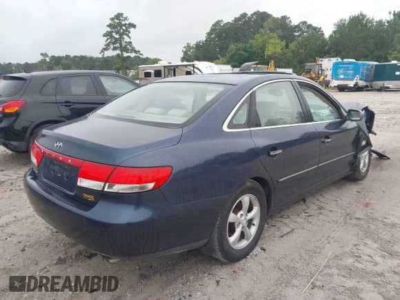 2006 Hyundai Azera SE с VIN KMHFC46F26A137167, выставлен на аукционе IAAI как лот 39742521 с пробегом 220 504 миль миль и . История ставок и продаж доступна на DreamBid. Изображение 4.