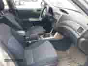 2009 Subaru Forester X z VIN JF2SH61649G791680, wystawiony jako IAAI lot #42305546 z przebiegiem 193 607 mil mil oraz . Historia ofert i sprzedaży dostępna na DreamBid. Obrazek 5.