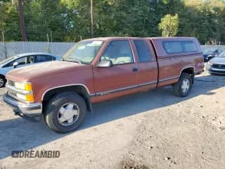 1998 Chevrolet Silverado 1500 с VIN 1GCEK19R6WE108741, выставлен на аукционе Copart как лот 84901375 с пробегом 245 863 миль миль и Списание • Salvage title. История ставок и продаж доступна на DreamBid. Изображение 1.