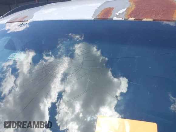 2014 Hyundai Santa Fe z VIN 5XYZUDLAXEG183108, wystawiony jako IAAI lot #42384854 z przebiegiem 160 963 mil mil oraz . Historia ofert i sprzedaży dostępna na DreamBid. Obrazek 18.