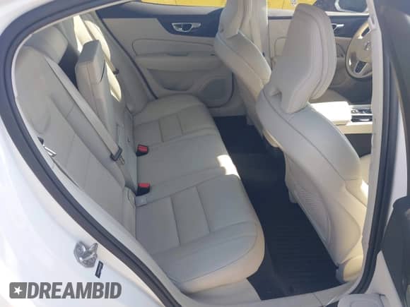 2021 Volvo S60 Momentum с VIN 7JR102FK3MG093197, выставлен на аукционе IAAI как лот 43407422 с пробегом 45 892 миль миль и . История ставок и продаж доступна на DreamBid. Изображение 8.