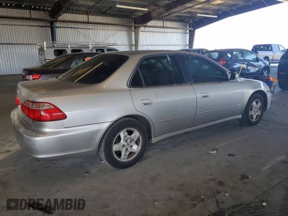 1998 Honda Accord EX with VIN 1HGCG1655WA062502, listed as a Copart auction lot 81647555 with 120,642 mi miles and Clean title. Bid and sale history available at DreamBid. Image 3.