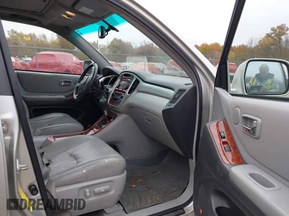 2007 Toyota Highlander w/3rd Row z VIN JTEEW21A970035164, wystawiony jako IAAI lot #43518838 z przebiegiem 211 401 mil mil oraz . Historia ofert i sprzedaży dostępna na DreamBid. Obrazek 5.