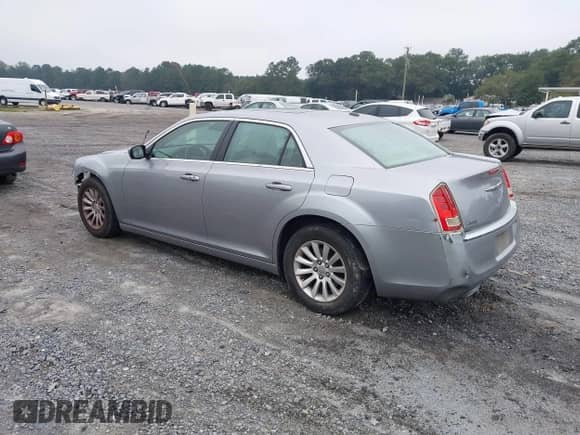 2013 Chrysler 300 с VIN 2C3CCAAG3DH575172, выставлен на аукционе IAAI как лот 43439773 с пробегом 261 477 миль миль и . История ставок и продаж доступна на DreamBid. Изображение 3.