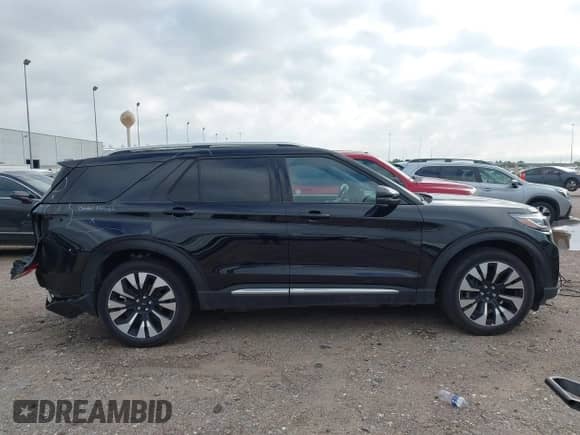 2025 Ford Explorer Platinum with VIN 1FMUK8HH7SGB61293, listed as a IAAI auction lot 43541068 with 17,756 mi miles and . Bid and sale history available at DreamBid. Image 13.