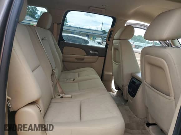 2013 Chevrolet Suburban LS с VIN 1GNSCHE0XDR368024, выставлен на аукционе Copart как лот 68806075 с пробегом 108 550 миль миль и Списание • Salvage title. История ставок и продаж доступна на DreamBid. Изображение 11.