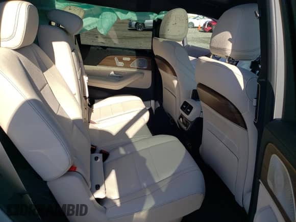 2025 Mercedes-Benz GLS 450 z VIN 4JGFF5KE8SB388466, wystawiony jako Copart lot #62907065 z przebiegiem 1 726 mil mil oraz Szkoda całkowita • Salvage title. Historia ofert i sprzedaży dostępna na DreamBid. Obrazek 11.