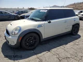 2011 MINI Hardtop S with VIN WMWSV3C50BTY15431, listed as a Copart auction lot 72072335 with 183,947 mi miles and Salvage title. Bid and sale history available at DreamBid. Image 1.