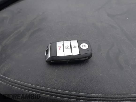 2016 Kia Sorento SXL z VIN 5XYPKDA59GG116070, wystawiony jako IAAI lot #41503521 z przebiegiem 108 516 mil mil oraz . Historia ofert i sprzedaży dostępna na DreamBid. Obrazek 11.