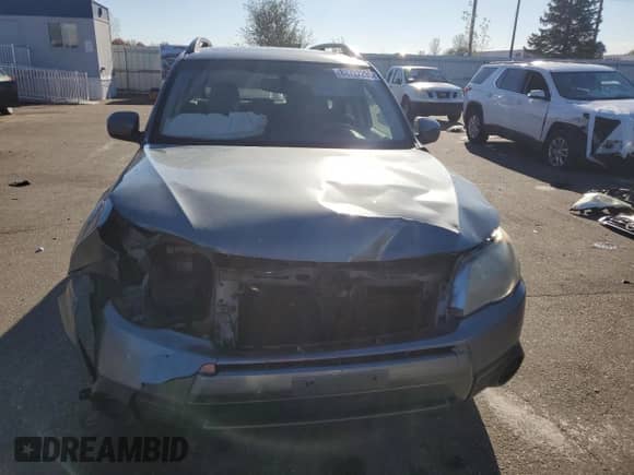 2011 Subaru Forester X Premium with VIN JF2SHADC6BH768891, listed as a Copart auction lot 82722295 with 175,900 mi miles and Salvage title. Bid and sale history available at DreamBid. Image 5.