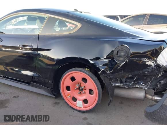 2019 Ford Mustang EcoBoost z VIN 1FA6P8TH0K5169520, wystawiony jako IAAI lot #43511297 z przebiegiem 29 517 mil mil oraz . Historia ofert i sprzedaży dostępna na DreamBid. Obrazek 6.