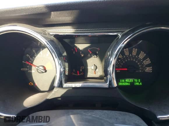 2007 Ford Mustang GT Deluxe z VIN 1ZVFT82H475239998, wystawiony jako Copart lot #84049855 z przebiegiem 101 828 mil mil oraz Szkoda całkowita • Salvage title. Historia ofert i sprzedaży dostępna na DreamBid. Obrazek 9.