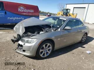 2007 BMW 3 Series 335i z VIN WBAWL73577PX49782, wystawiony jako Copart lot #77683724 z przebiegiem Nie podano mil oraz Szkoda całkowita • Salvage title. Historia ofert i sprzedaży dostępna na DreamBid. Obrazek 1.