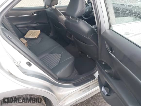 2019 Toyota Camry SE z VIN 4T1B11HK6KU843354, wystawiony jako IAAI lot #42811510 z przebiegiem 82 851 mil mil oraz . Historia ofert i sprzedaży dostępna na DreamBid. Obrazek 8.