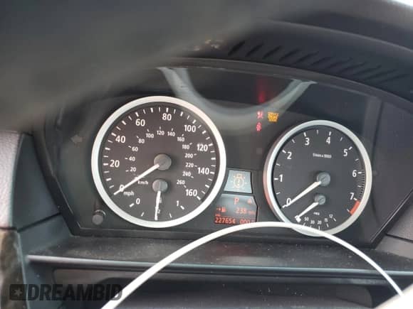 2006 BMW 5 Series 530xi with VIN WBANF73506CG66562, listed as a Copart auction lot 65164045 with 227,654 mi miles and Salvage title. Bid and sale history available at DreamBid. Image 9.