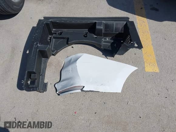 2024 Chevrolet Equinox LT z VIN 3GNAXJEG1RS141152, wystawiony jako IAAI lot #43477371 z przebiegiem 29 300 mil mil oraz . Historia ofert i sprzedaży dostępna na DreamBid. Obrazek 12.