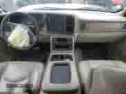 2004 Chevrolet Suburban LS с VIN 3GNGK26U64G306806, выставлен на аукционе Copart как лот 55518745 с пробегом 159 739 миль миль и Списание • Salvage title. История ставок и продаж доступна на DreamBid. Изображение 8.