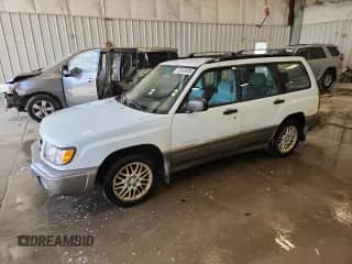 1999 Subaru Forester S with VIN JF1SF6553XH742926, listed as a Copart auction lot 70533805 with 123,922 mi miles and Clean title. Bid and sale history available at DreamBid. Image 1.