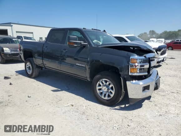 2019 Chevrolet Silverado 2500HD LT with VIN 1GC1KSEG0KF252363, listed as a Copart auction lot 70137625 with 60,698 mi miles and Salvage title. Bid and sale history available at DreamBid. Image 4.