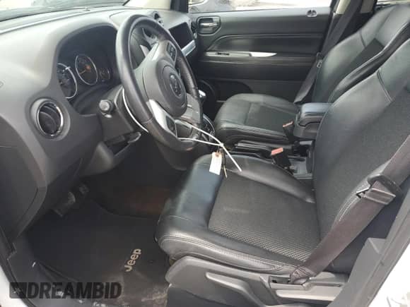 2016 Jeep Compass Latitude z VIN 1C4NJCEB2GD651387, wystawiony jako Copart lot #69041605 z przebiegiem 114 907 mil mil oraz Szkoda całkowita • Salvage title. Historia ofert i sprzedaży dostępna na DreamBid. Obrazek 7.